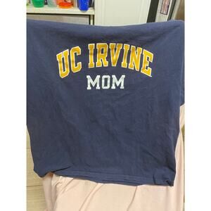 Champion UC Irvine Mom Shirt Size XL